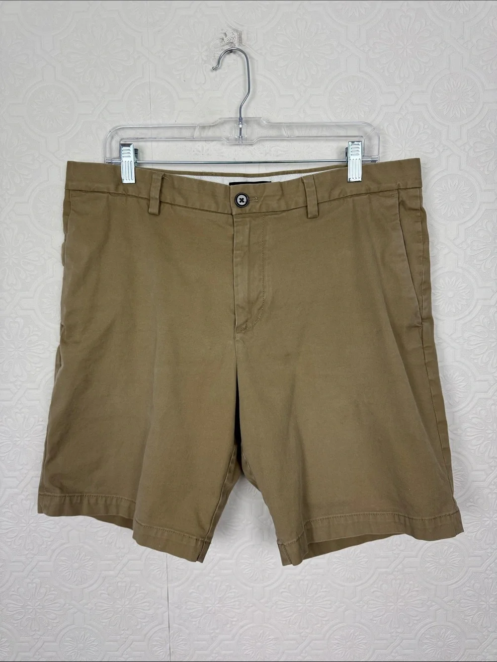 Banana Republic Aiden Shorts Men’s Size 34 Khaki Stretch Chino Casual